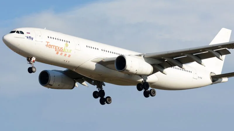Схема салона Airbus A330-200 I-Fly: два чартерных салона на 370 и 345 мест