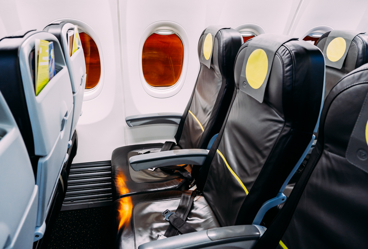Экономический класс Boeing 737-800 S7 Airlines: ряды кресел вдоль прохода