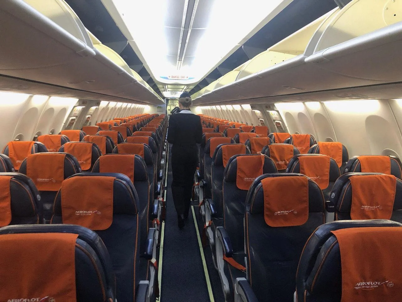 Эконом-класс Boeing 737-800 Аэрофлот: ряды 3-3 вдоль прохода