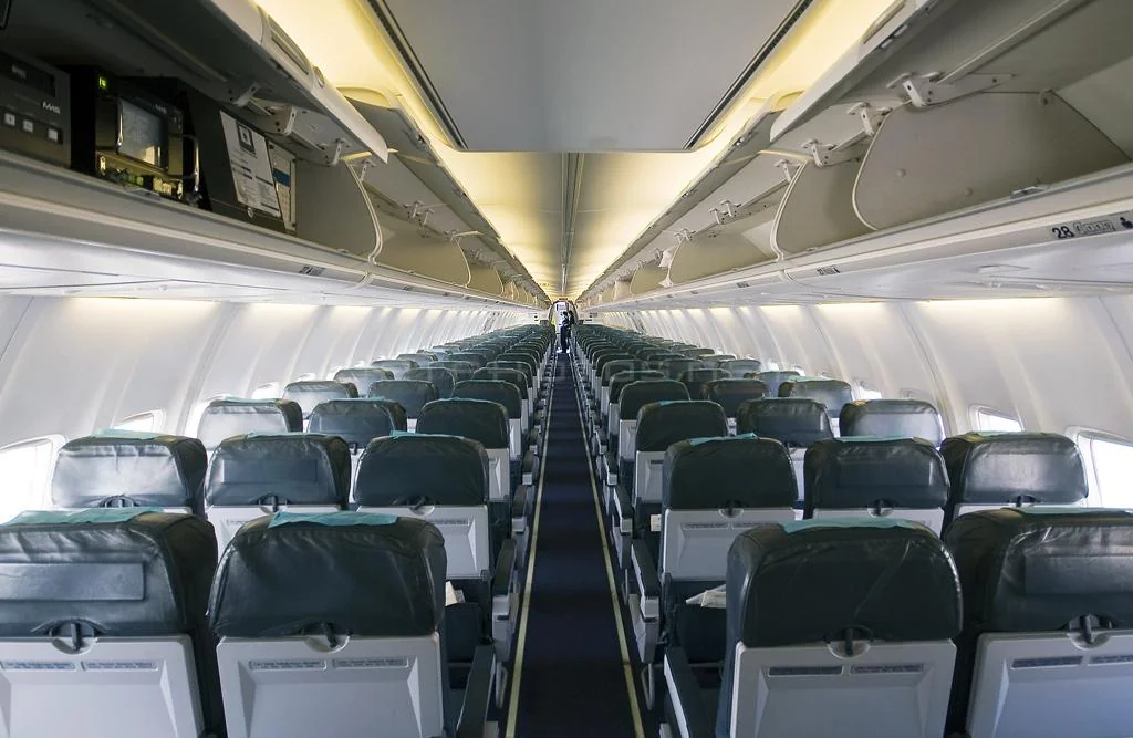 Салон эконом-класса Boeing 737 MAX 8 Turkish Airlines перед посадкой пассажиров
