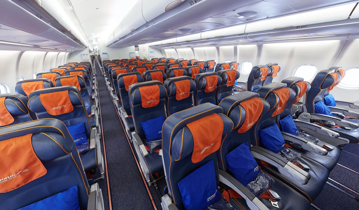 Ряды эконома A330 Аэрофлота с экранами в спинках кресел